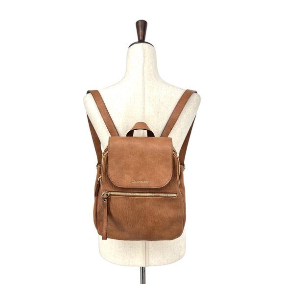 Calvin Klein Elaine Bubble Lamb Novelty Key Item Flap Backpack main image 4